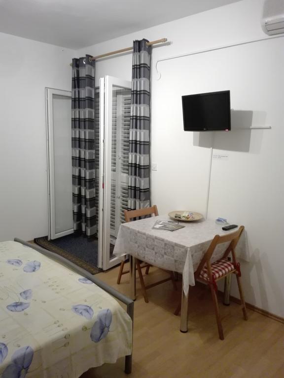 Studio Apartments Ivica Primosten Ngoại thất bức ảnh